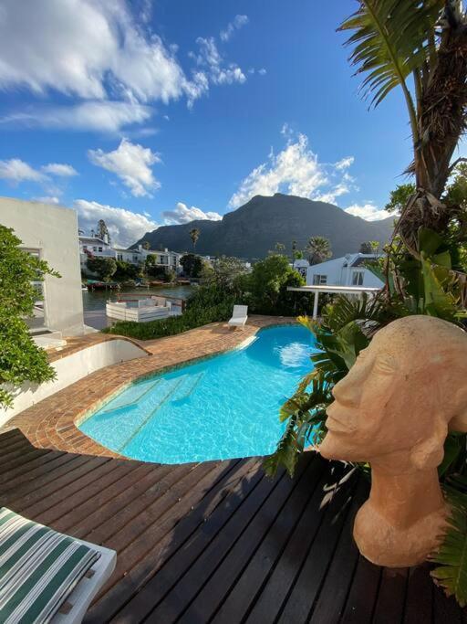 Tranquil Waterfront Hideaway With Stunning Views Villa Cape Town Exterior photo